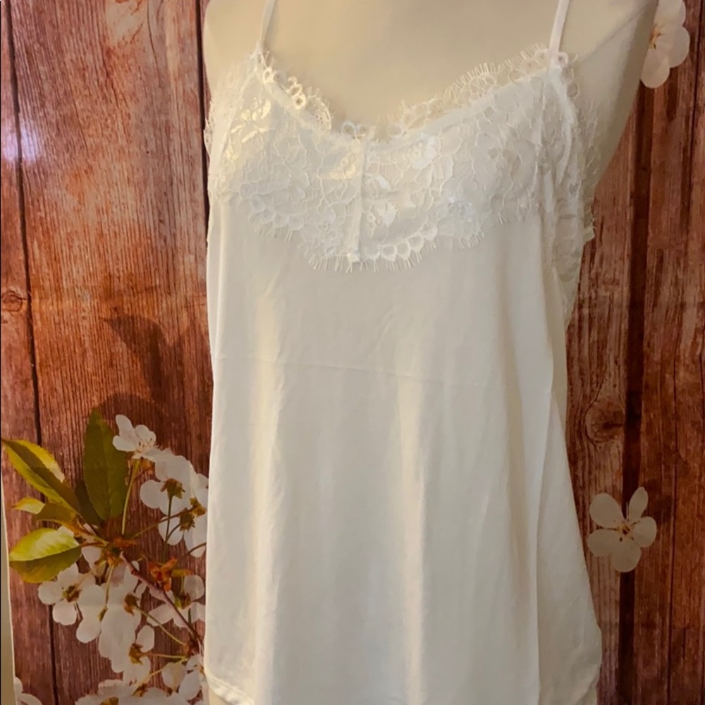 ICHI- ILIKE to2- white lace front tank top.